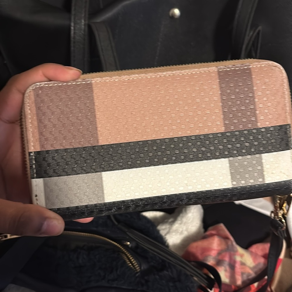 Wallet - Picture 2 of 6